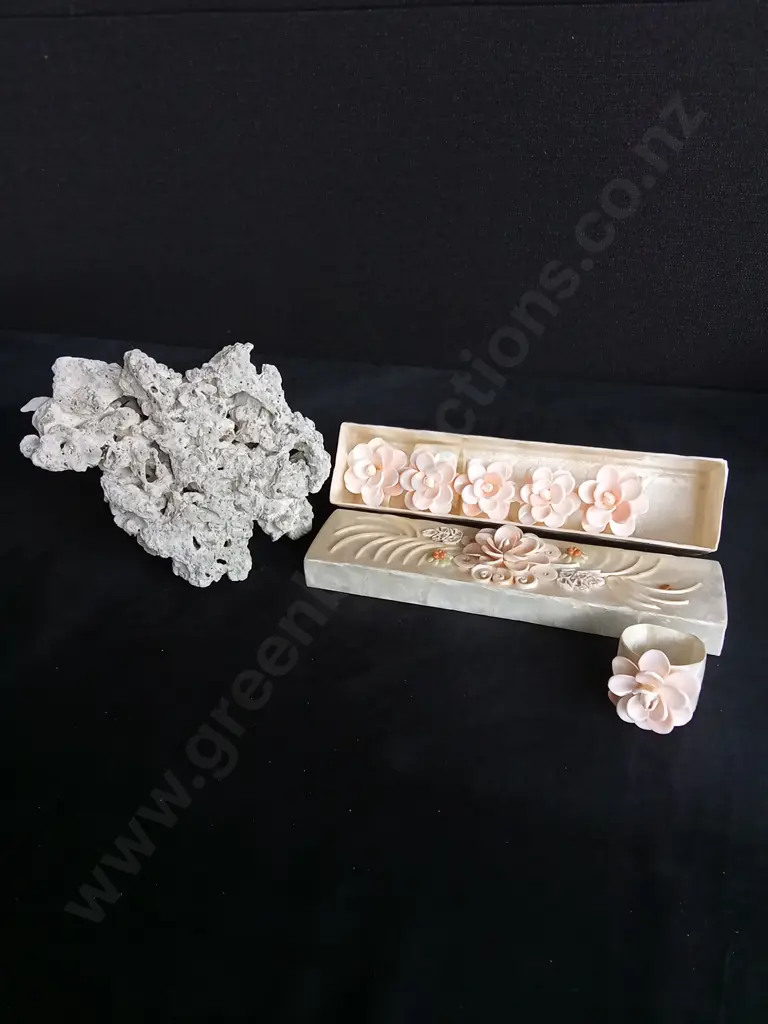 VINTAGE MOTHER OF PARK NAPKIN HOLDERS AND RAIN COAL Image 1++