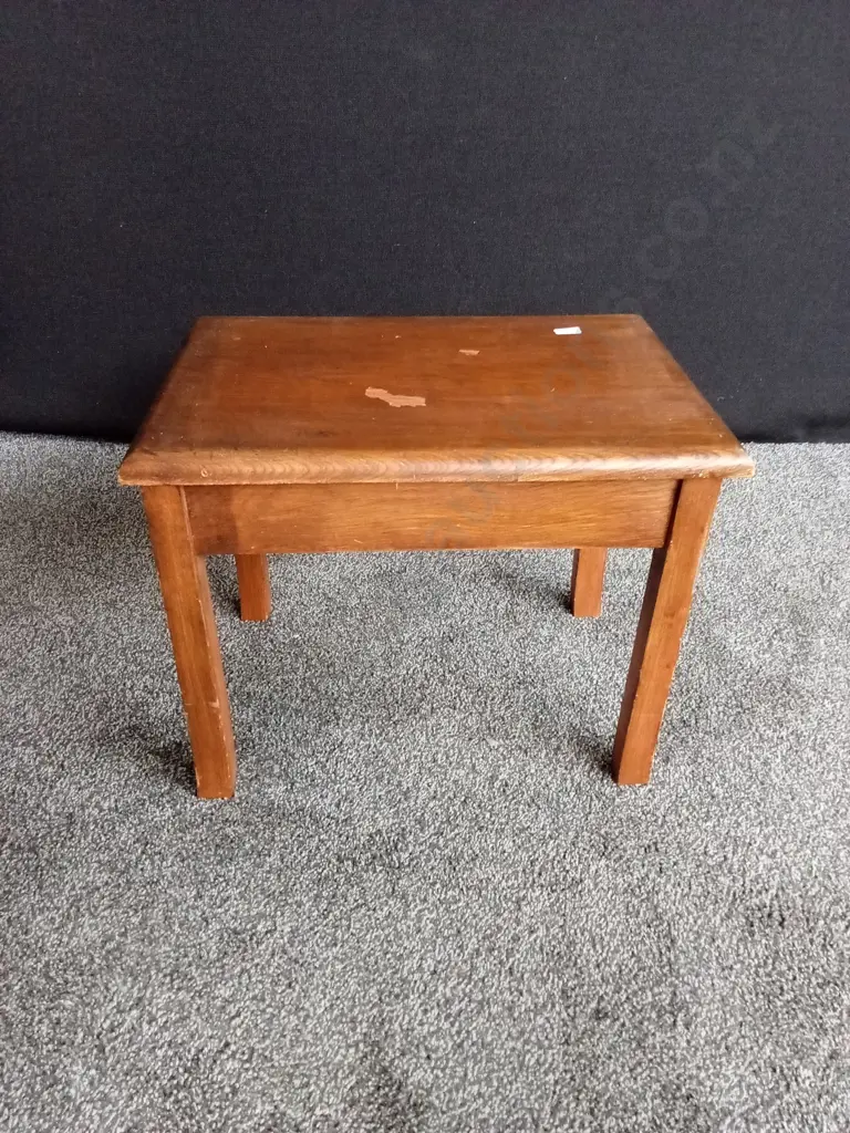 WOODEN SIDE TABLE Image 1++