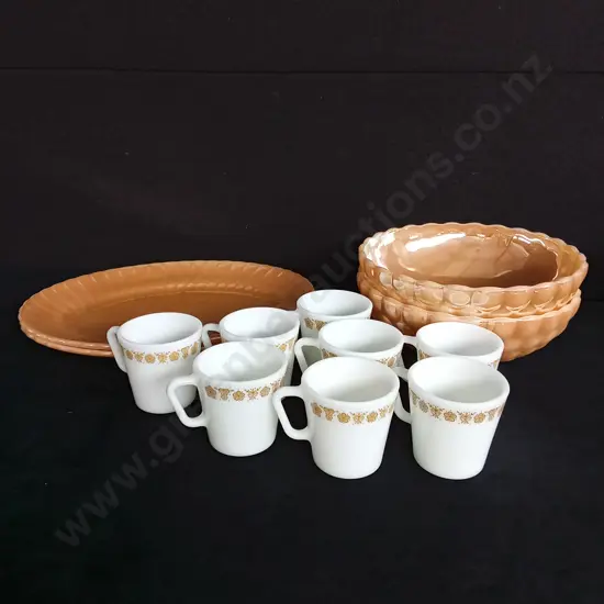 SET OF 8 PYREXO GLASSES ANCHOR HOCKING PLATTER AND BOWLS