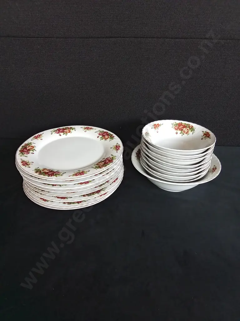 ENGLISH GARDEN TEA SET X 45 Image 1++