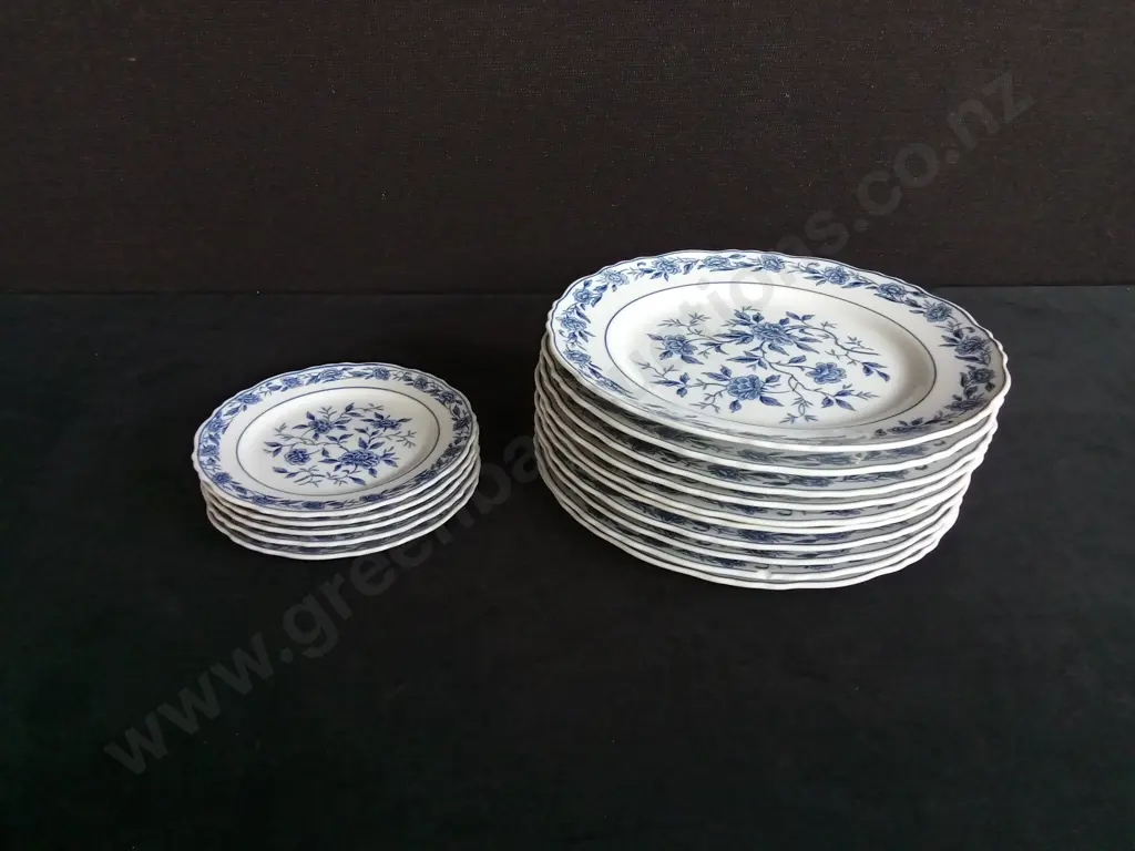 LARGE VINTAGE BLUE CHATHAM FINE CHINA DINING SET 3 PHOTOS Image 1++