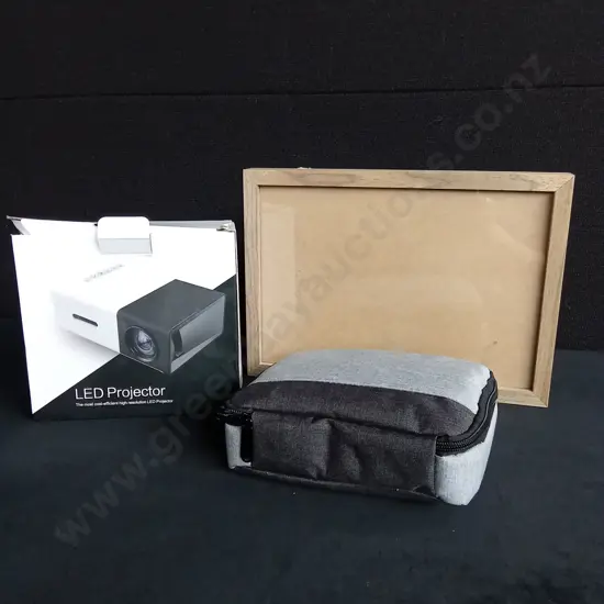 LED PROJECTOR AND PHOTO FRAME