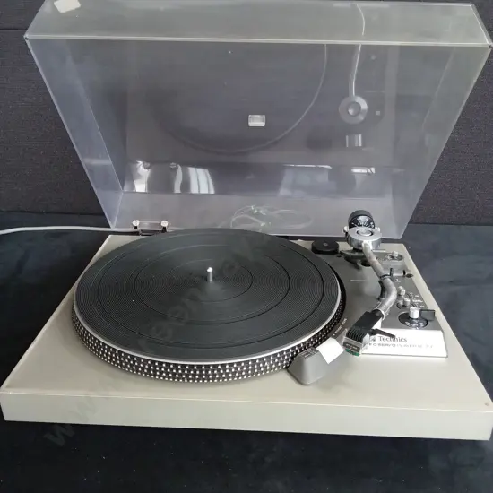 TECHNICS F.G.SERVO PLAYER SL-23 RECORD PLAYER WORKING
