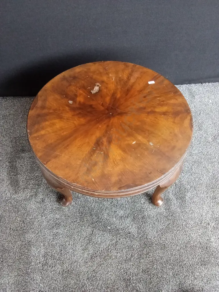 ROUND WOODEN COFFEE TABLE Image 1++