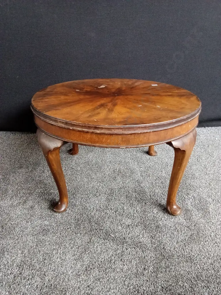 ROUND WOODEN COFFEE TABLE Image 1++