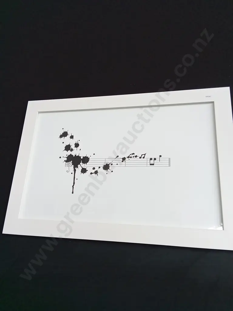 FRAMED MUSICAL NOTE ARTWORK Image 1++