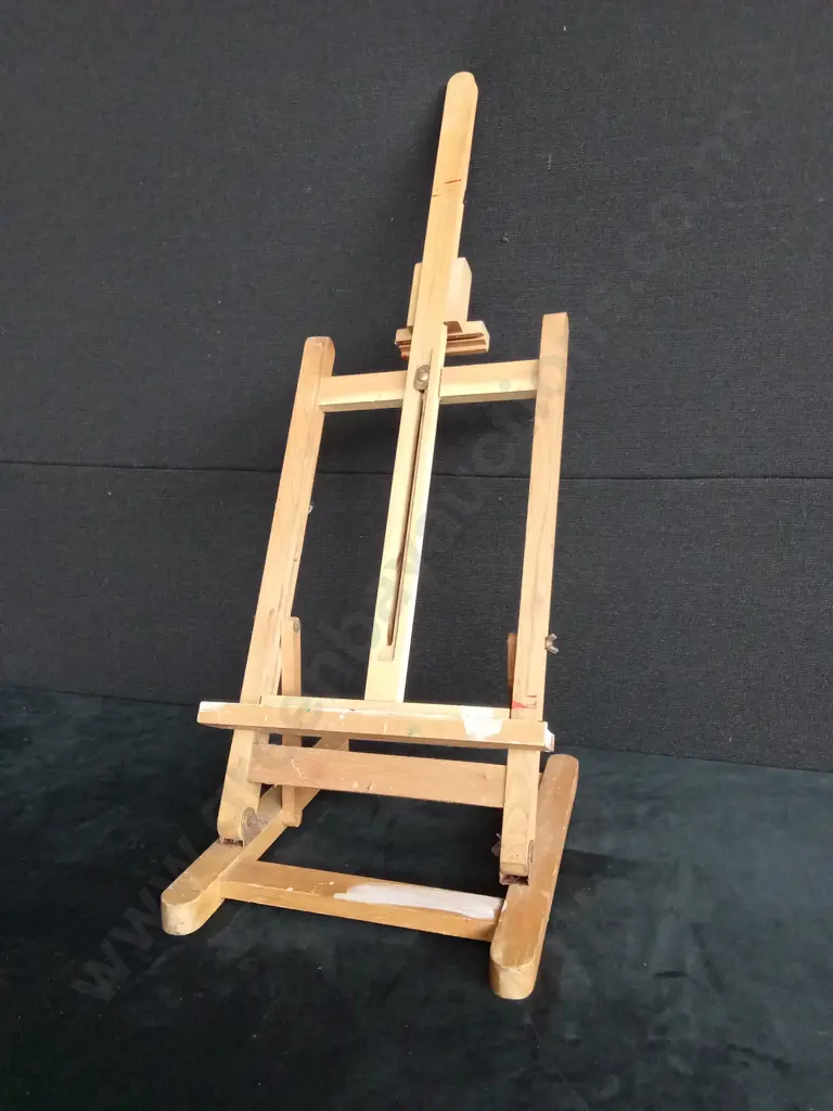 TABLE EASEL Image 1++