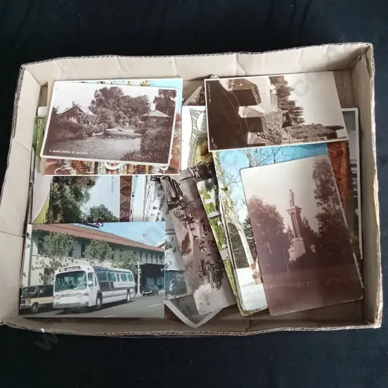 COLLECTION OF VINTAGE POSTCARDS