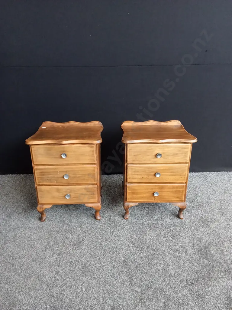 2 BEDSIDE TABLES H68CM D40CM L50CM Image 1++
