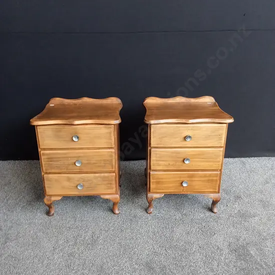 2 BEDSIDE TABLES H68CM D40CM L50CM