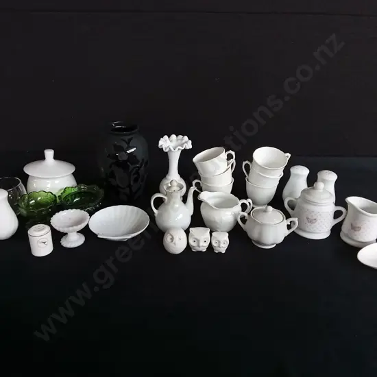 ASSORTED SMALL KITCHEN ITEMS AND GARDEN SCULPTURES