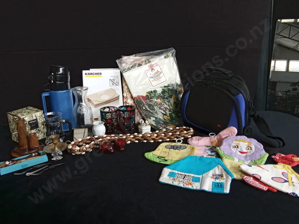 BOX OF ASSORTED ITEMS Image 1++