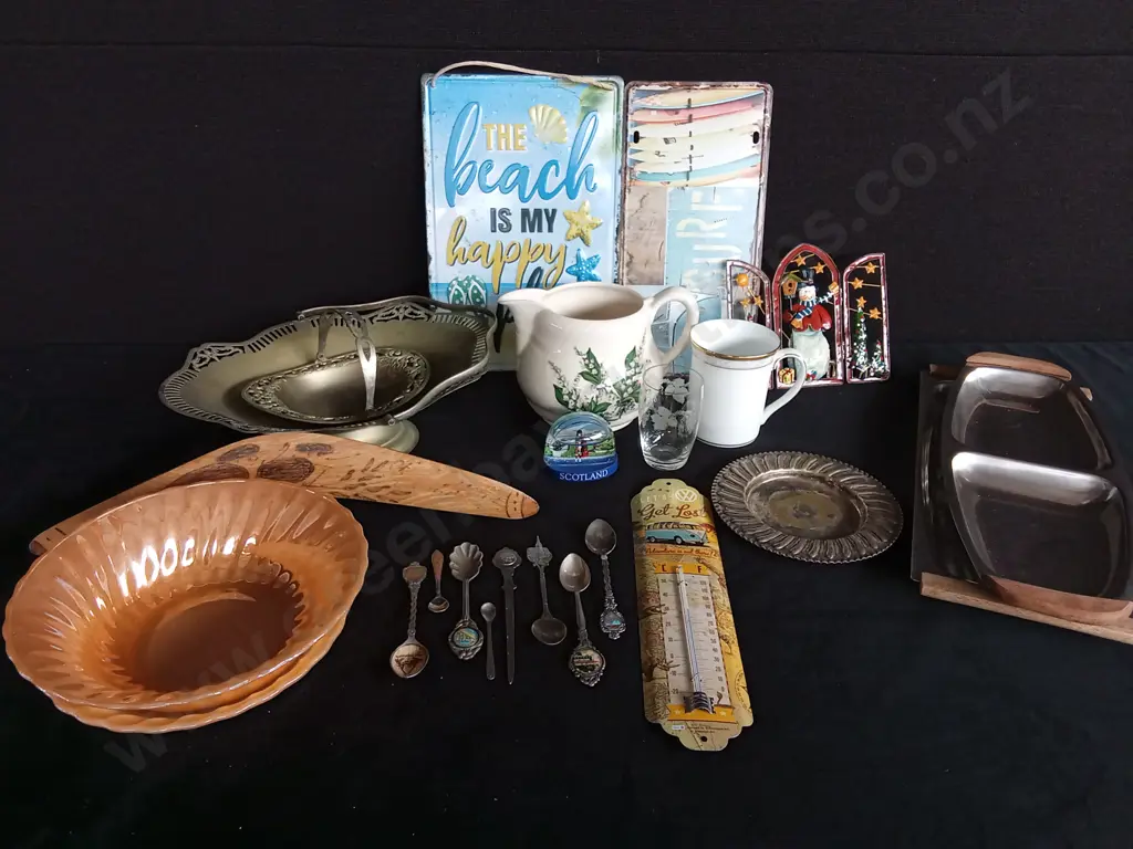 ASSORTED SOUVENIR ITEMS AND OTHER Image 1++