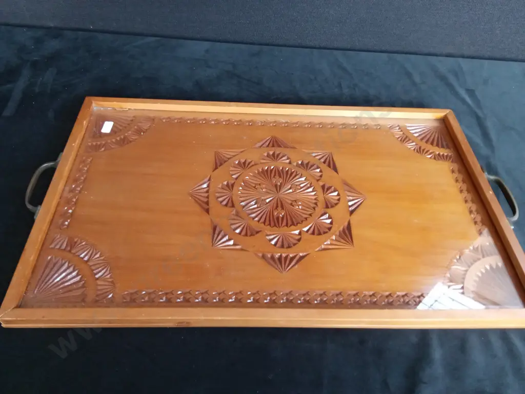 VINTAGE WOODEN HAND-CARVED TRAY Image 1++