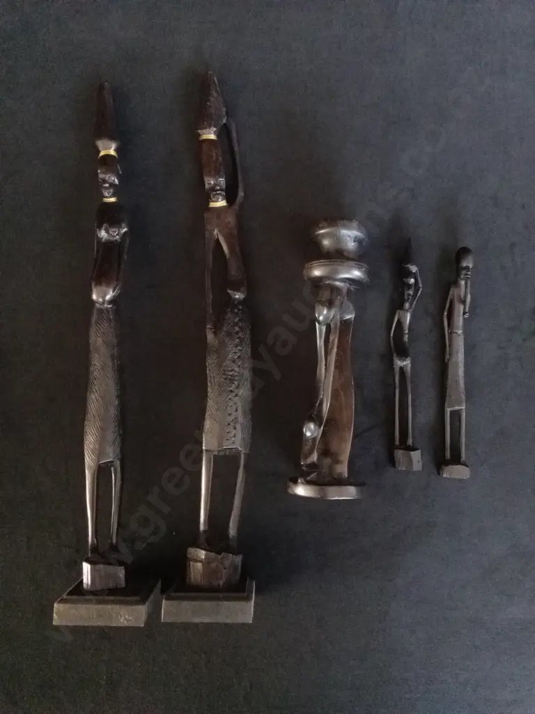 VINTAGE WOODEN HAND-CARVED AFRICAN FIGURES X 5 Image 1++