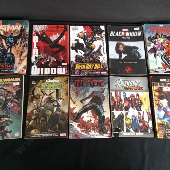 COLLECTION OF 10 MARVEL AND 4 DC COMICS