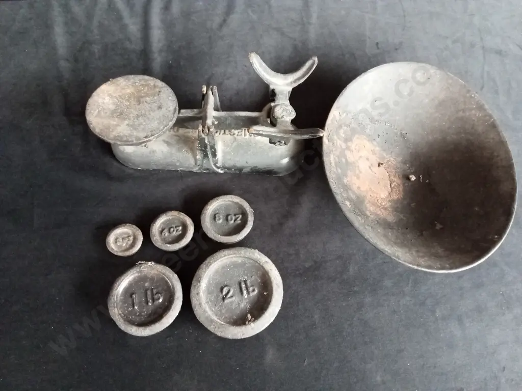 VINTAGE CAST IRON BALANCE SCALE SET Image 1++