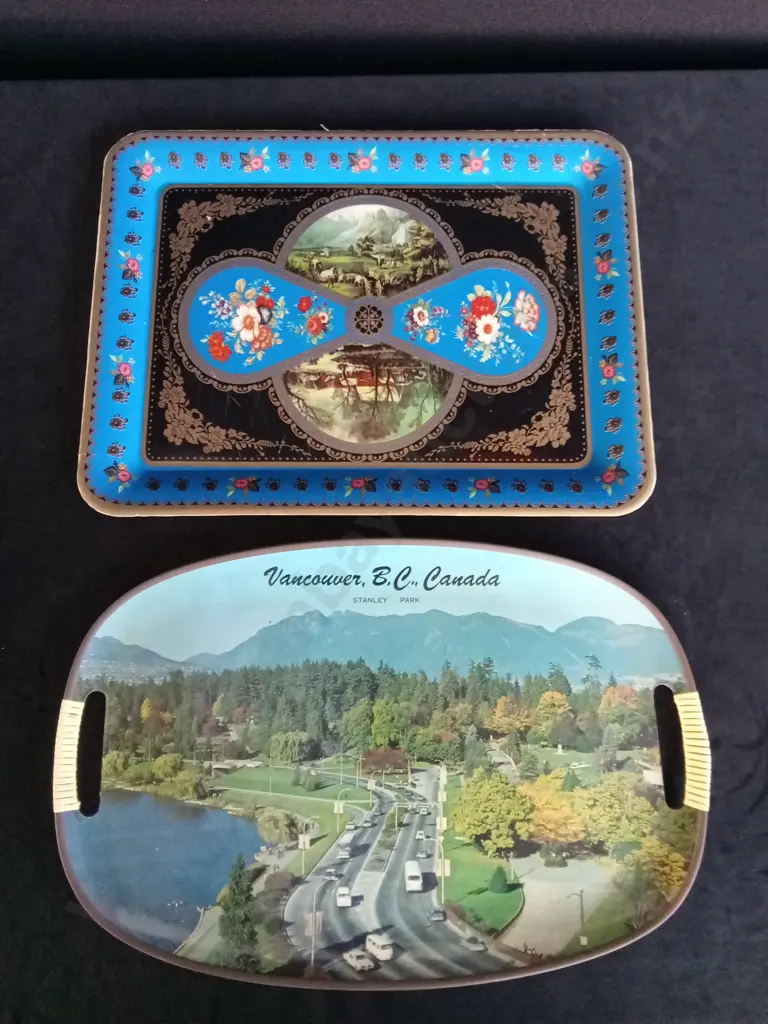 SERVING TRAYS X 4 Image 1++