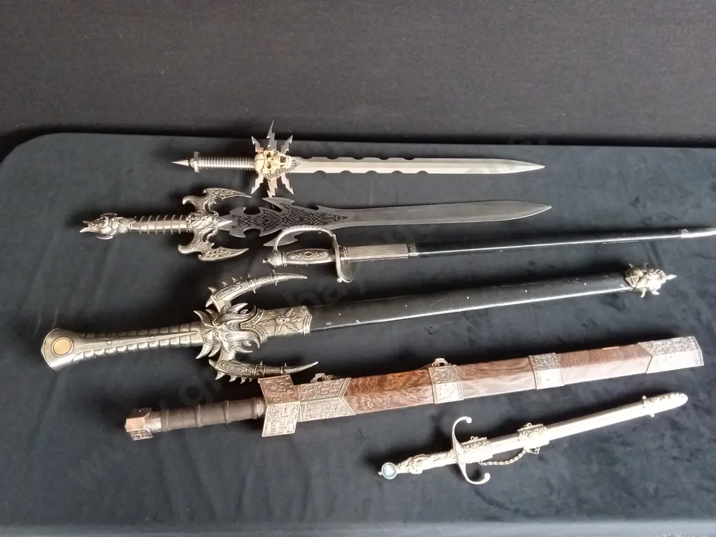 COLLECTION OF 6 SWORDS Image 1++