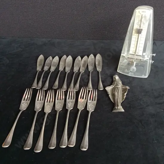 VINTAGE TOYAMA PENDULUM WITH A CUTLERY SET AND VINTAGE VIRGIN MARY PLAQUE