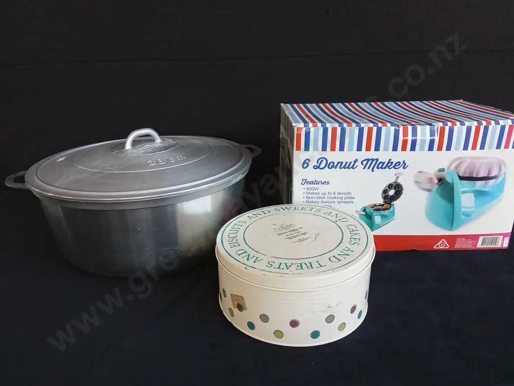 DONUT MAKER AND UNICOOK 38CM PAN AND TIN OF SEWING ITEMS Image 1++