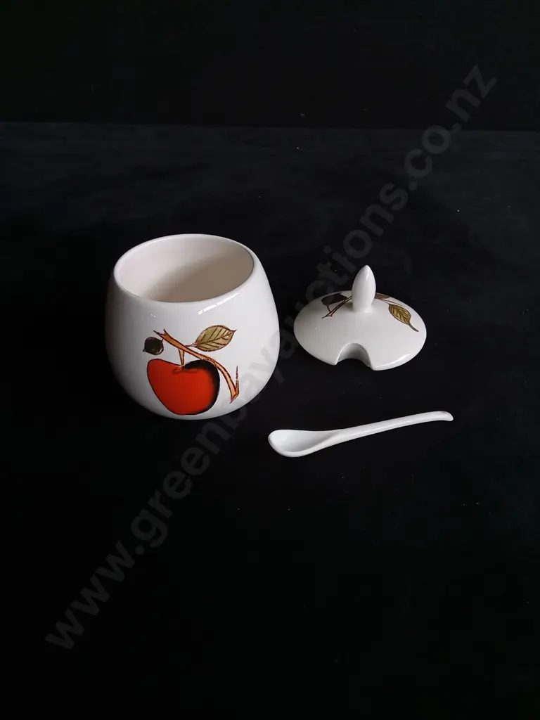 12 PIECES VINTAGE DISHWARE, ROYAL DOULTON, MASONS, ETC Image 1++