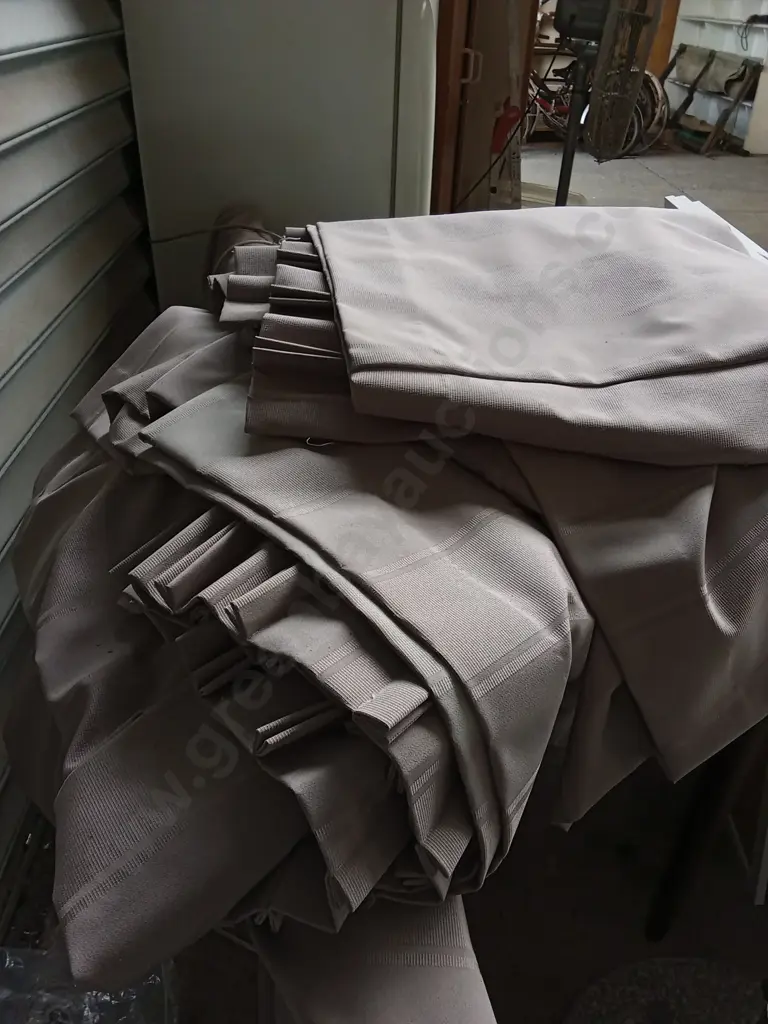 HOUSE CURTAINS Image 1++