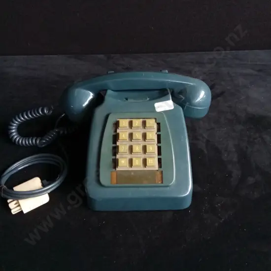 1970's NZ POST OFFICE PUSH BUTTON TELEPHONE TYPE 746/100