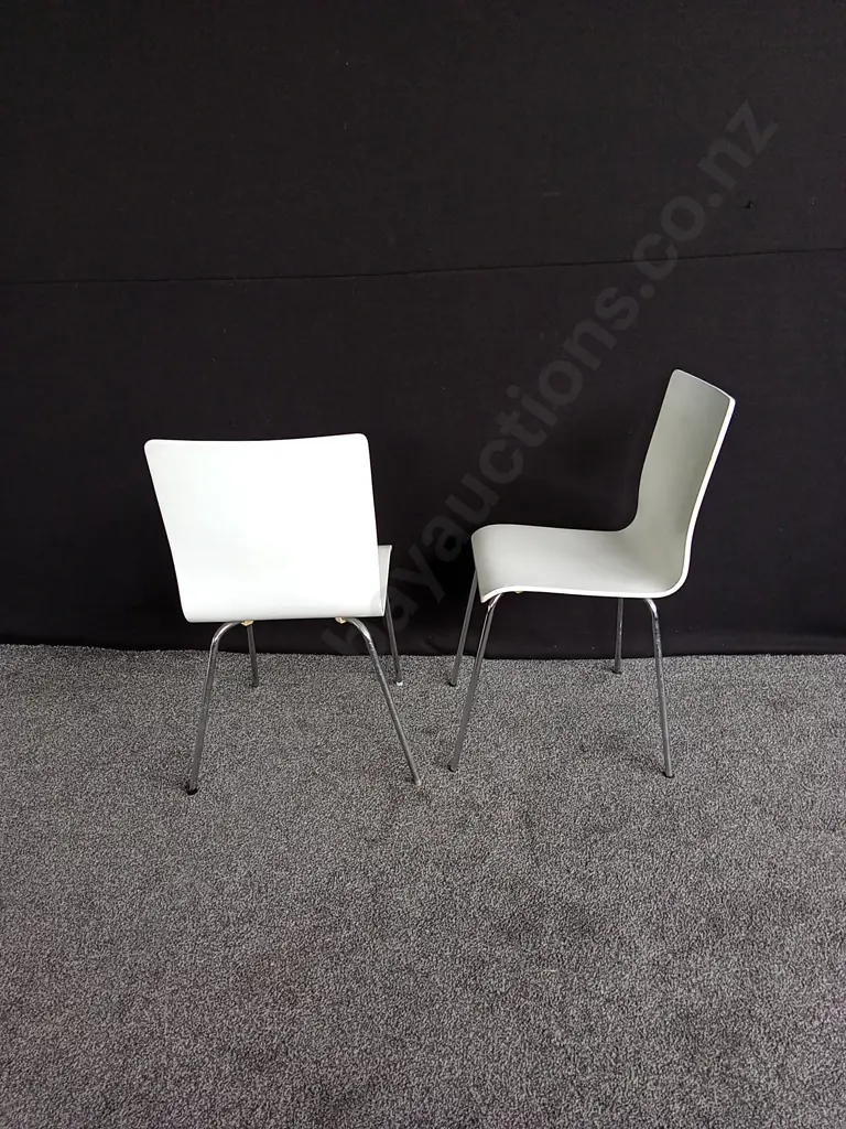 6 x WHITE CHAIRS Image 1++
