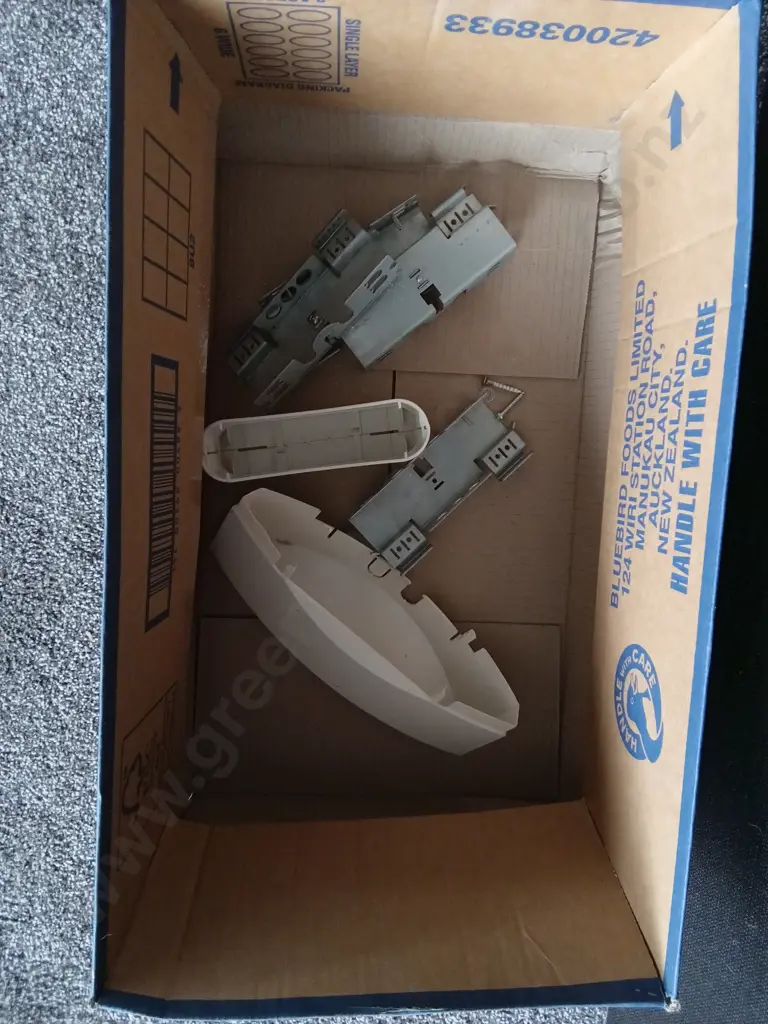 OFFICE LIGHTS AND FITTINGS X6 Image 1++