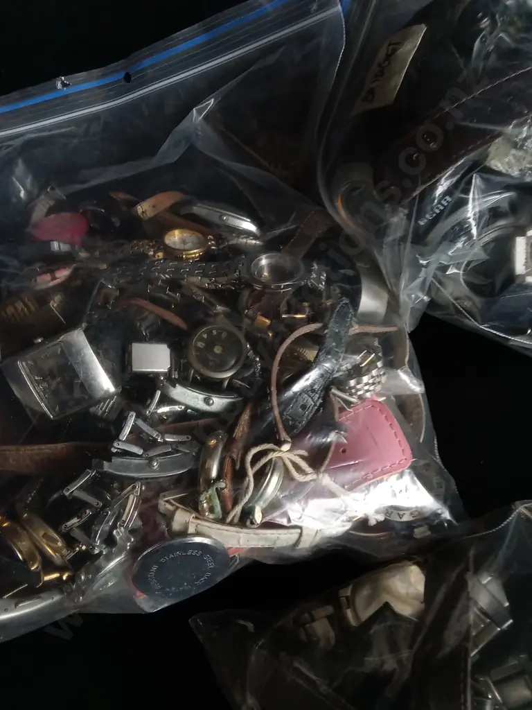 THREE BAGS OF ASSORTED WATCHES AND WATCH PARTS Image 1++