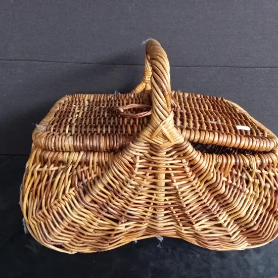 PICNIC BASKET