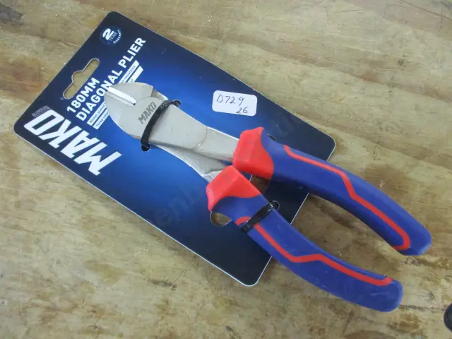 Pliers Image 1++