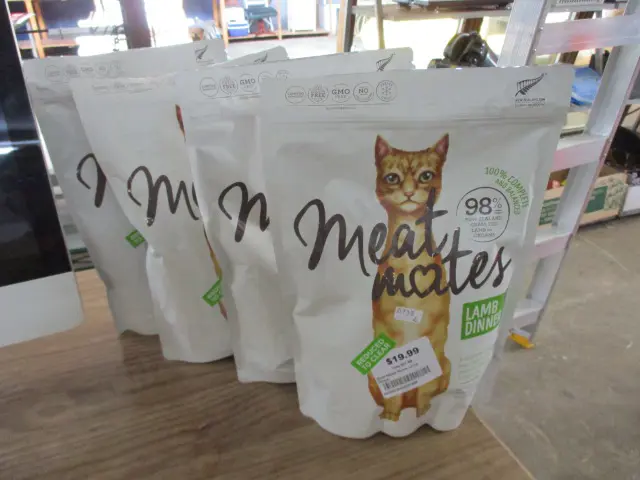 Cat Treats Image 1++