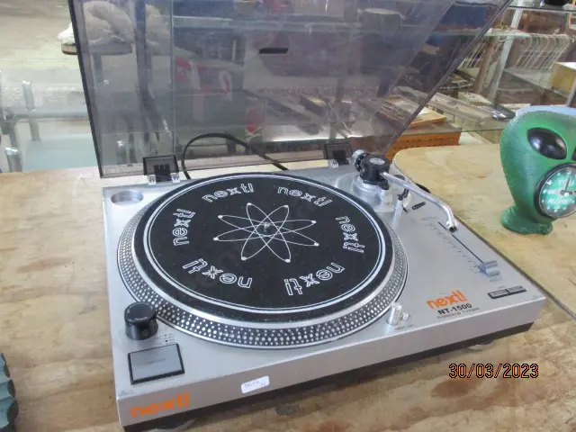Turntable Image 1++