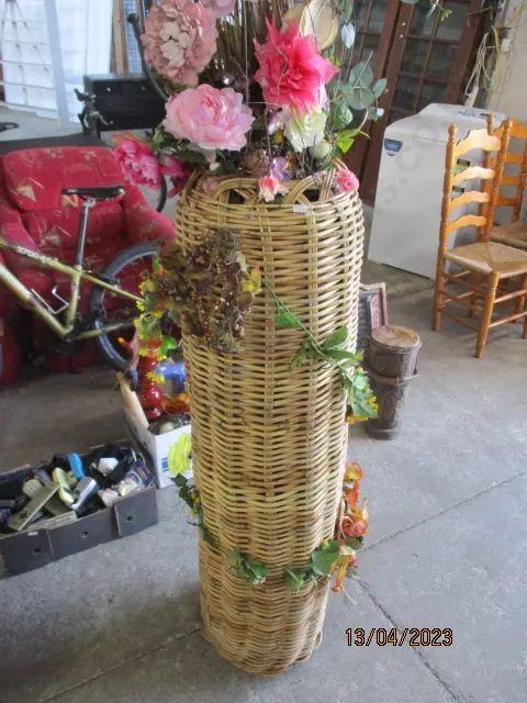 Cane Display Image 1++