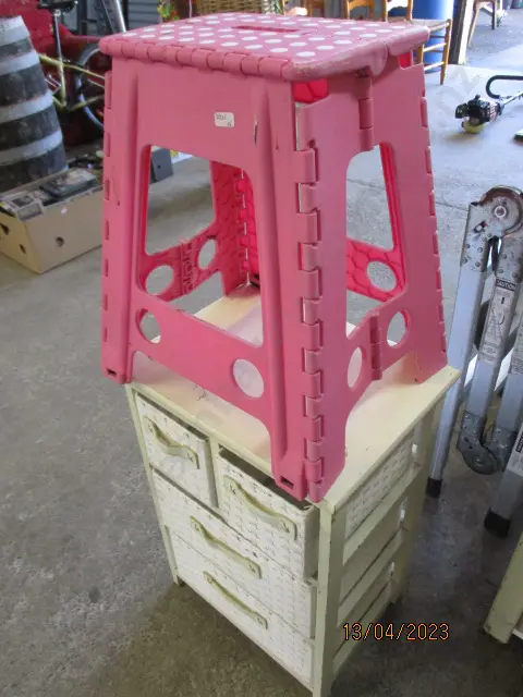 Stool and Chest Image 1++