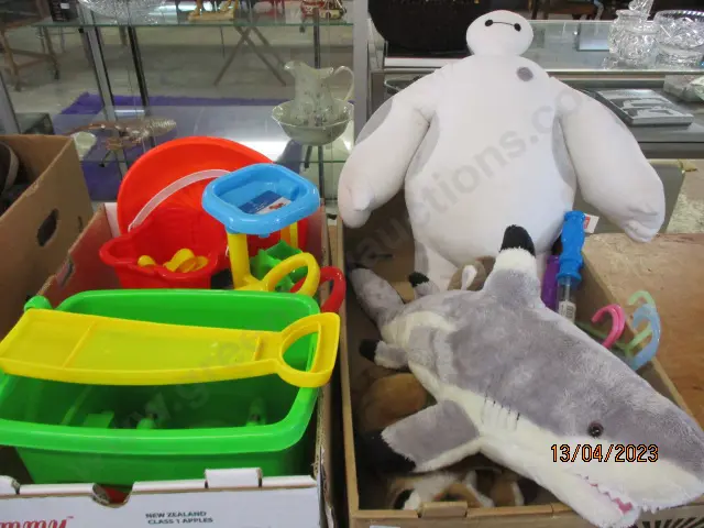 2 Boxes Toys Image 1++