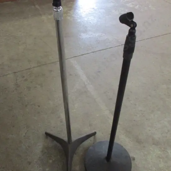 2 Mic Stands
