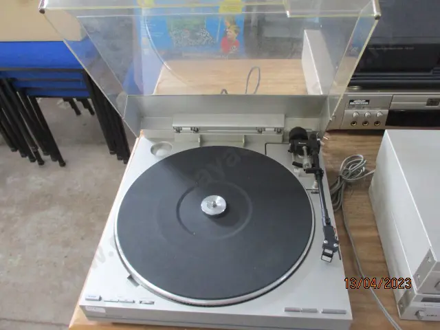 Turntable Image 1++