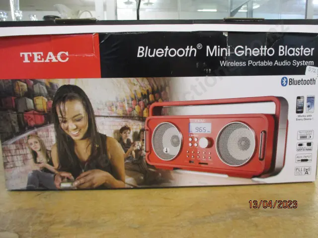 Blue Tooth Ghetto Blaster Image 1++