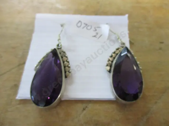 Earrings Image 1++