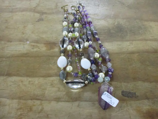 2 Necklaces Image 1++