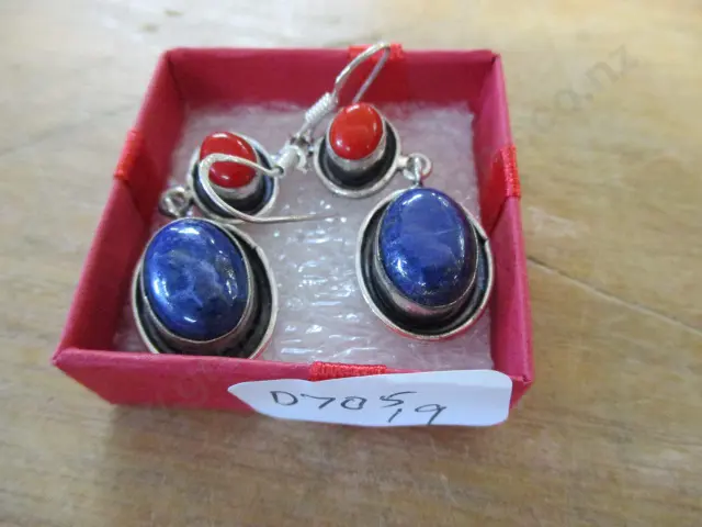 Earrings Image 1++