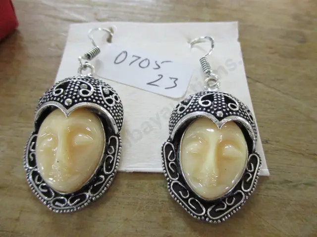 Earrings Image 1++