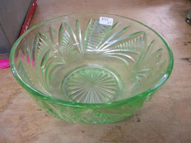 Uranium Glass Bowl Image 1++