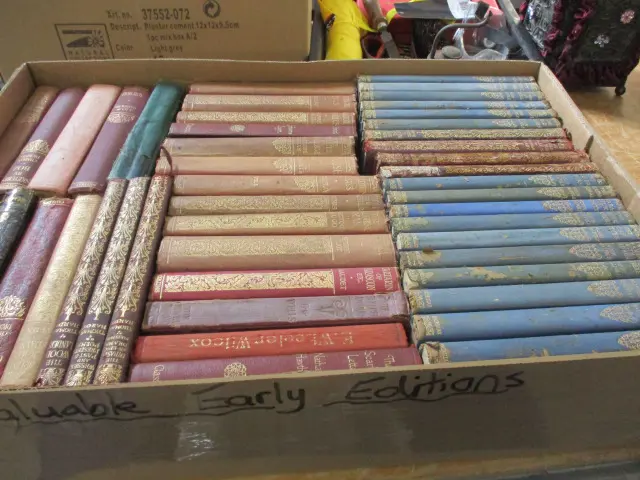 Vintage Books Image 1++