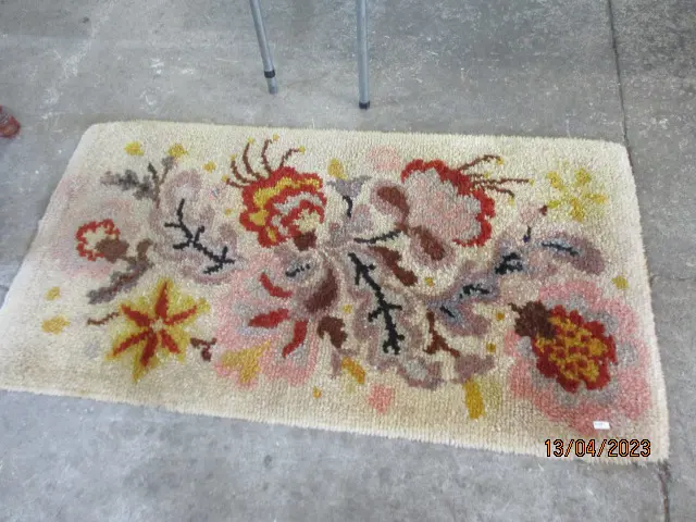 Hook Rug Image 1++