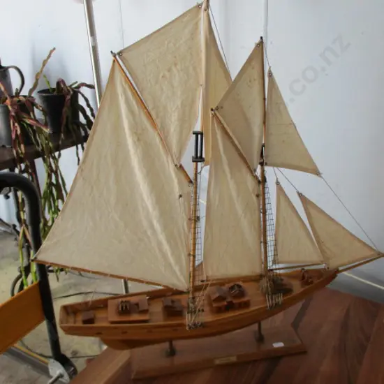 Model Boat