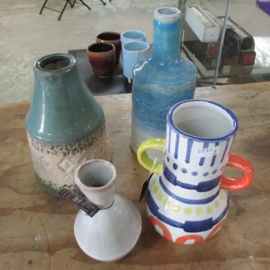 4 Vases
